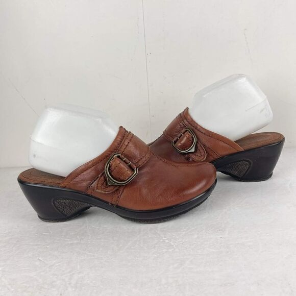 Cabela's Women's  Leather Buckle Mule Clogs Shoes Style 840506 Size 9M - Picture 1 of 13